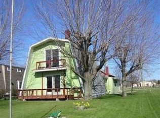128 S Thomas Dr, Port Clinton, OH 43452