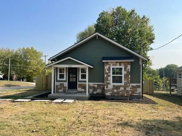 1101 Pacific Ave, Osawatomie, KS 66064