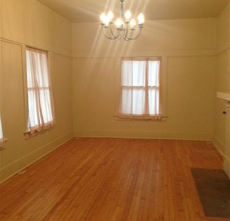 3rd image of 225 N 1st Ave