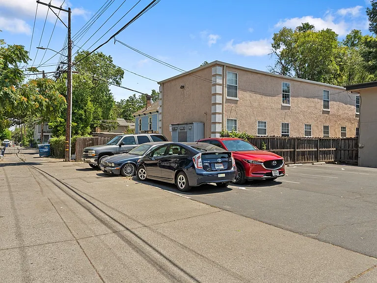 321 T St — Photo 13