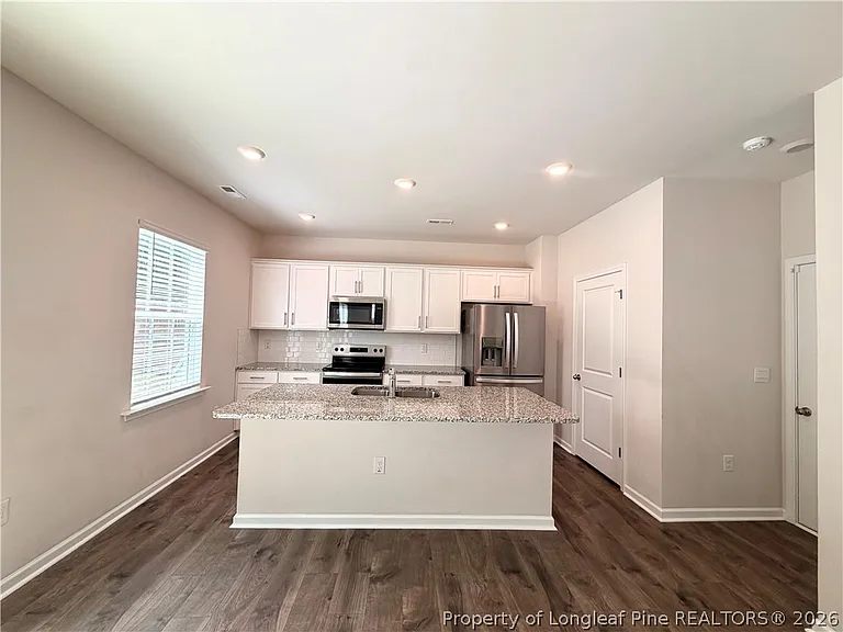 305 Robert Pl — Photo 8