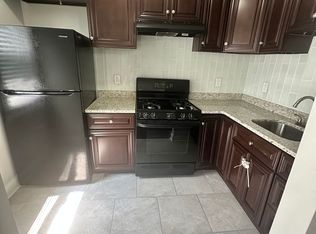 918 Saint Dunstans Rd, Baltimore, MD 21212