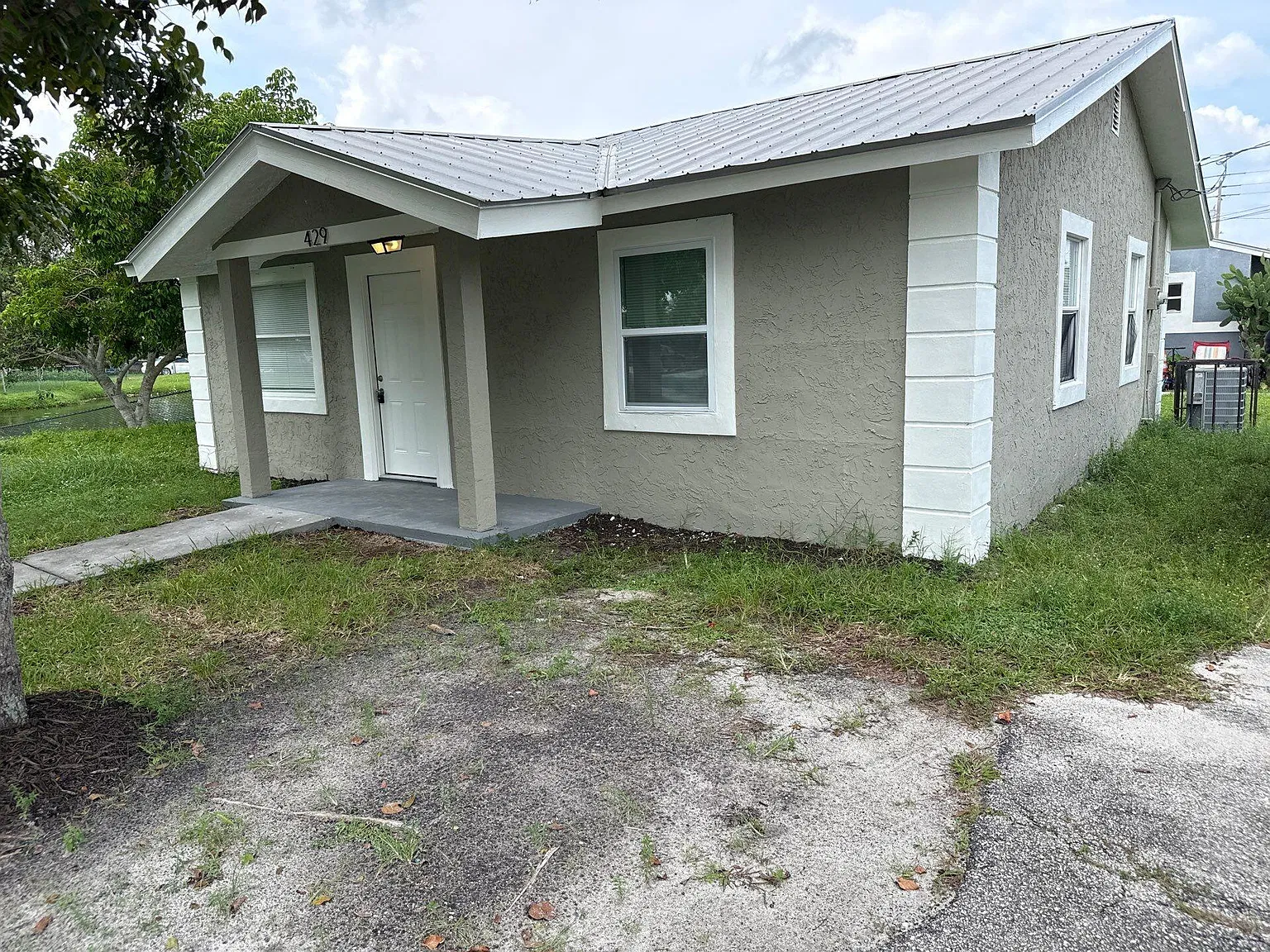 2 bed, 1.0 bath, 868 sqft, $2,000 — Photo 3