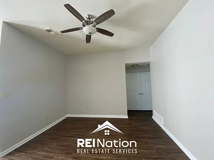3 bed, 2.0 bath, 1016 sqft, $1,345 — Photo 3