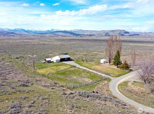 35 Peacock Ln, Omak, WA 98841