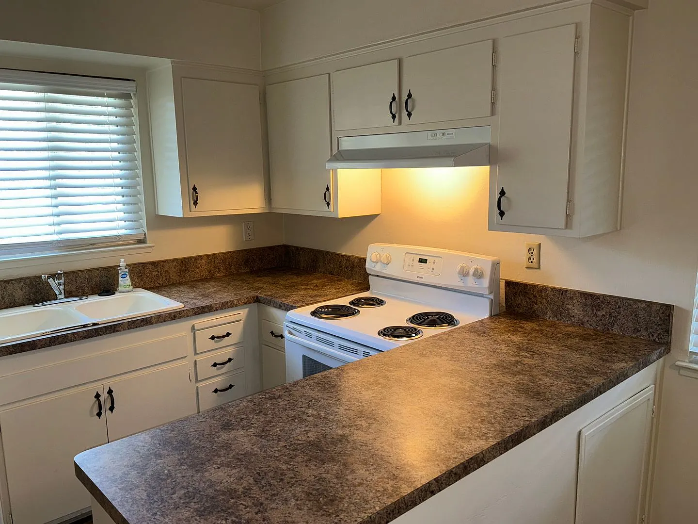 Citrus Heights 2 Bedroom Duplex — Photo 3
