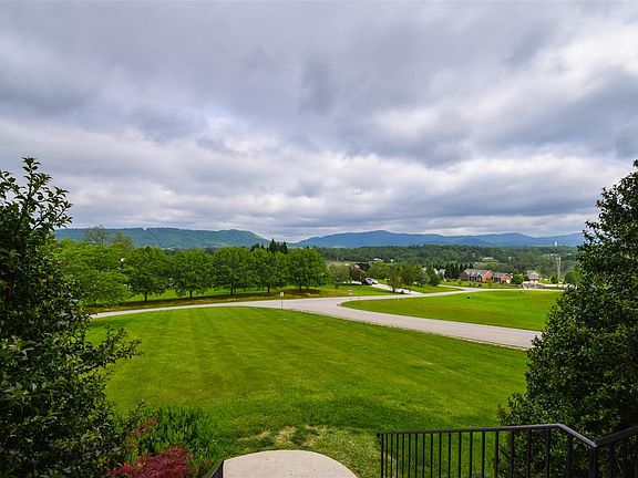 3rd image of 166 Deer Haven Dr