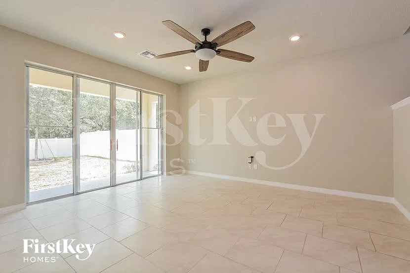 3 bed, 2.5 bath, 2240 sqft, $2,915 — Photo 3