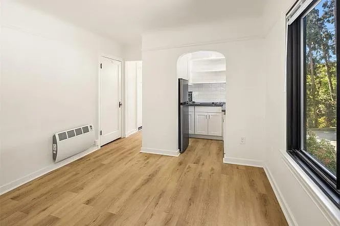 Building Photo - 909 4th Ave N #F