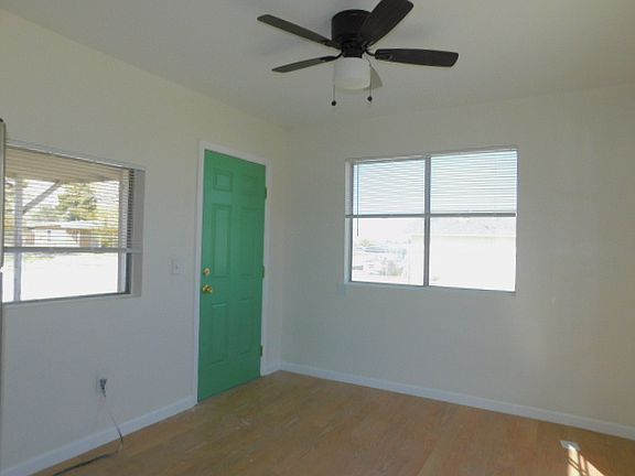 4th image of 55914 Sunland Dr