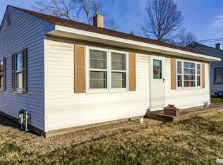 916 Hawley St, Taylorville, IL 62568