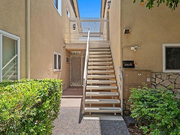 4th image of 385 Cliff Dr APT 8