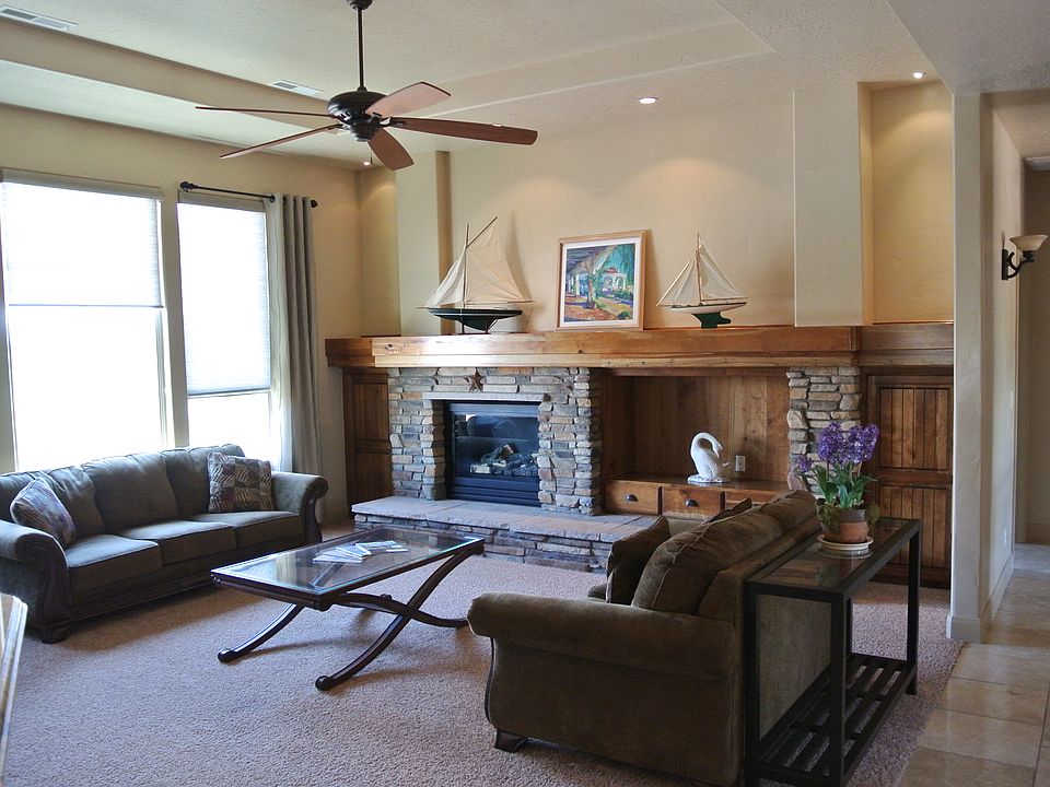 2nd image of 731 W Links Cir