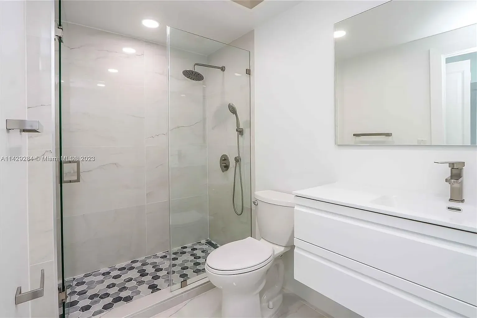 2 bed, 1128 sqft, $3,600 — Photo 4