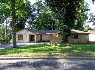 632 Hillcrest Dr, Huntsville, TX 77340