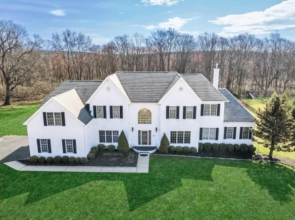 16 Southwind Dr, Mount Olive Twp., NJ 07836