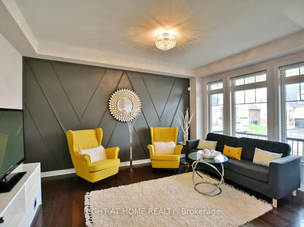 94 Kirby Ave, Collingwood, ON L9Y 4B6