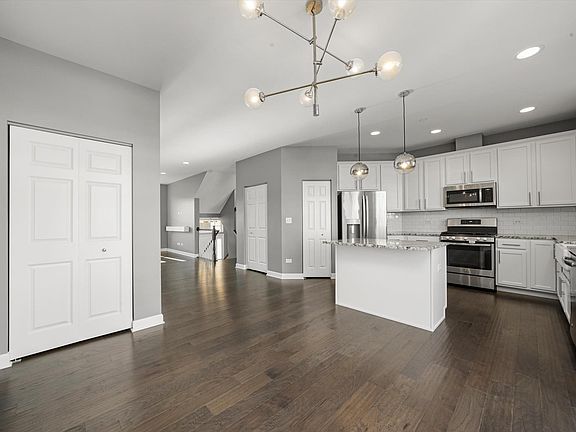 3rd image of 4408 Monroe Ct #44-8