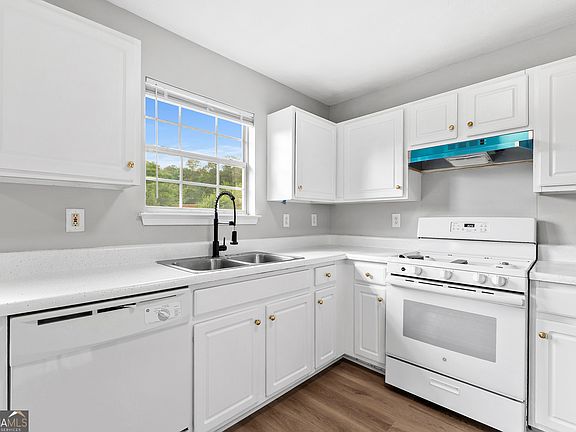 2nd image of 316 Waltrip Ct