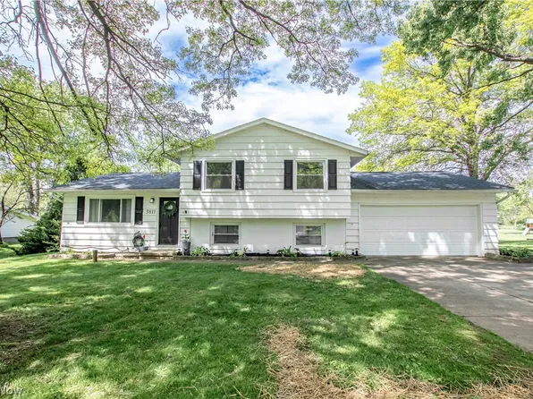 3811 N Sunnyfield Dr, Copley, OH 44321