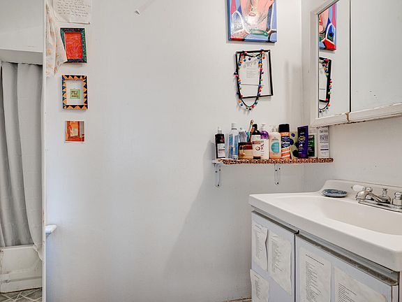 4th image of 3016 N Troy St #0