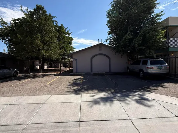 632 Alcazar St SE, Albuquerque, NM 87108