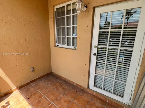 17415 NW 75th Pl APT 103, Hialeah, FL 33015