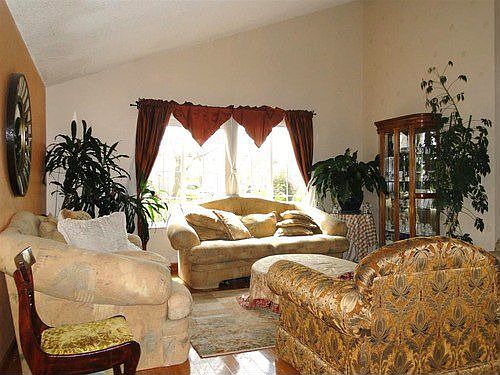 3rd image of 118 Goldenrod Dr