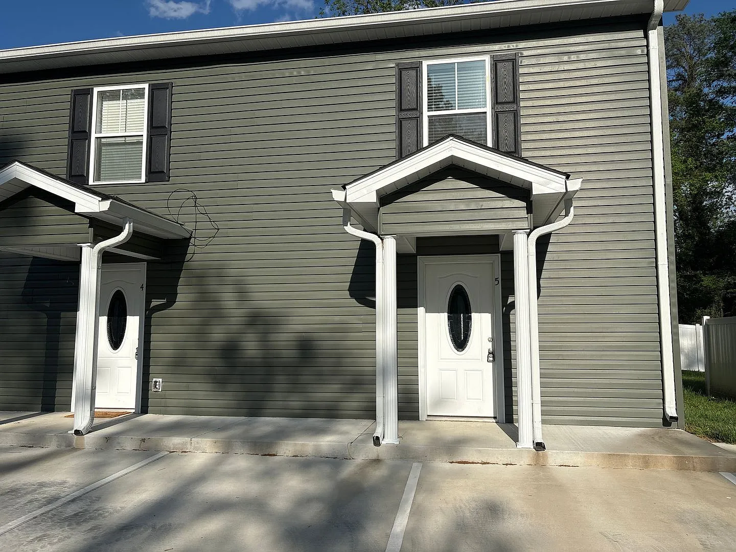 1/2 OFF 1st MONTH!!...Modern Townhome Available Now in Tullahoma — Photo 2