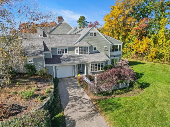 10 Great Hill Dr #10, Topsfield, MA 01983