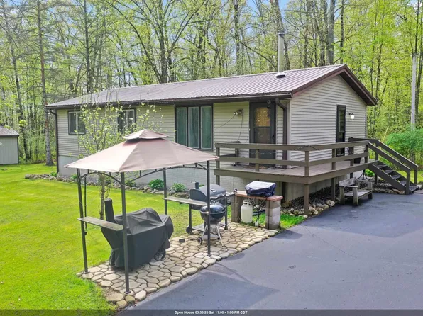 N6828 Springbrook Rd, Cecil, WI 54111