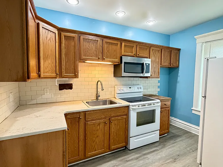 320 Indiana Ave #1 — Photo 1