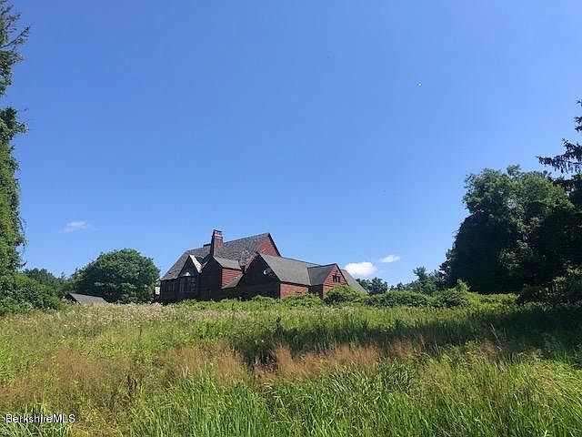 2nd image of 390 Tamaridge Rd