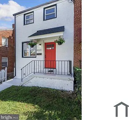 4221 Hildreth St SE