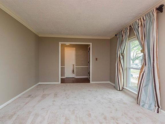 3rd image of 9719 Philmont Dr