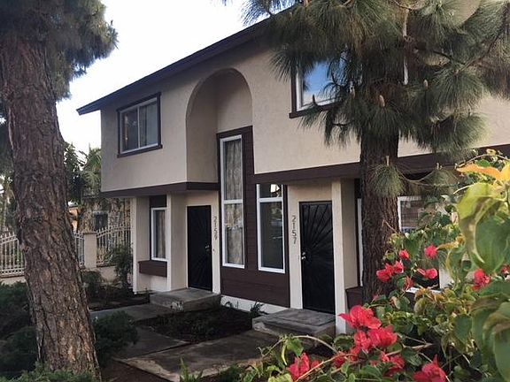 Duplex has mirror-image townhomes on either side