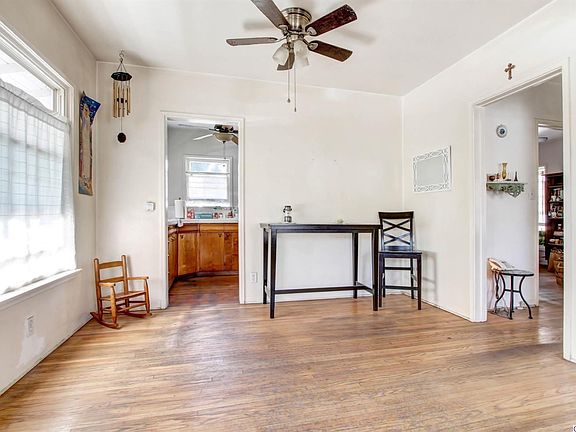 5th image of 4812 Algoma Ave