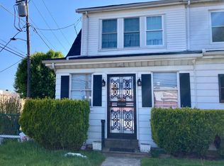 2142 Rhawn St, Philadelphia, PA 19152