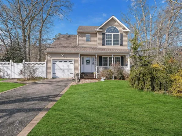 41 Pilgrim Avenue, East Patchogue, NY 11772