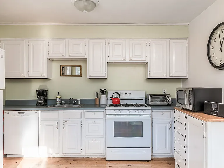 11 Sanger Pl — Photo 5