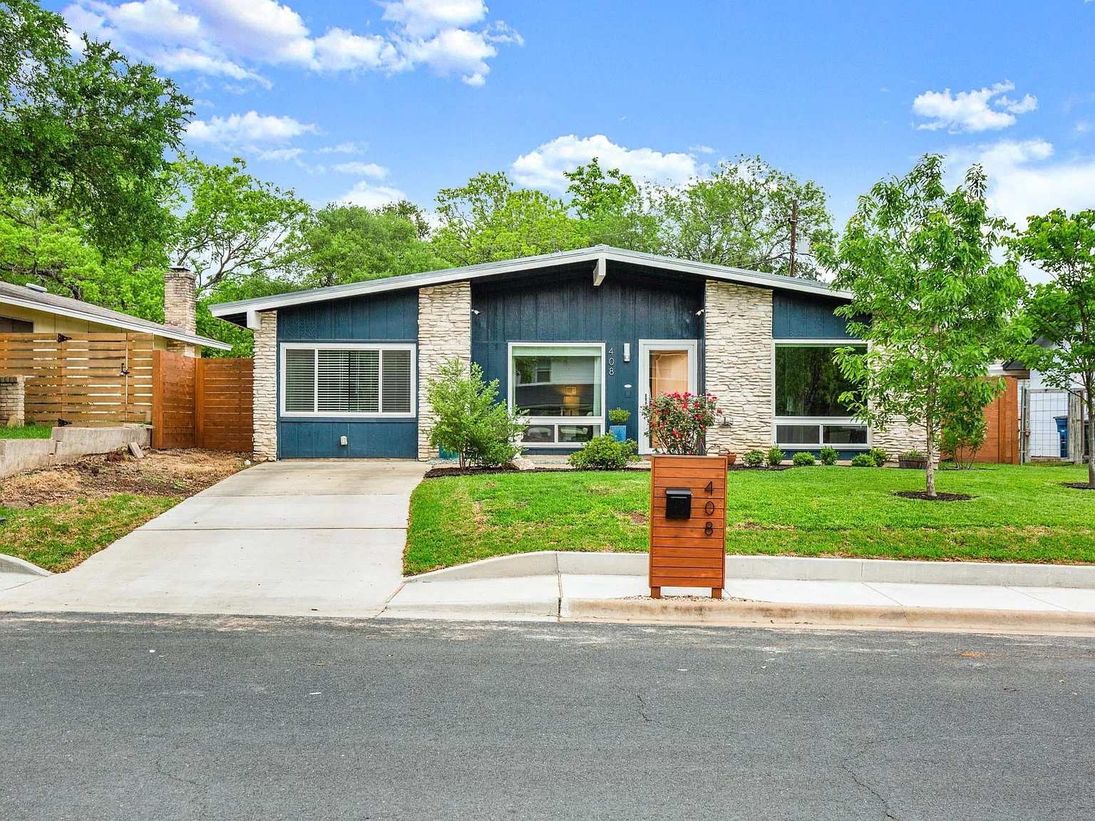 408 Ramble Ln — Photo 1