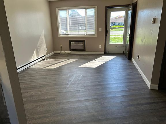 3rd image of 1211 Redbluff Dr APT 2