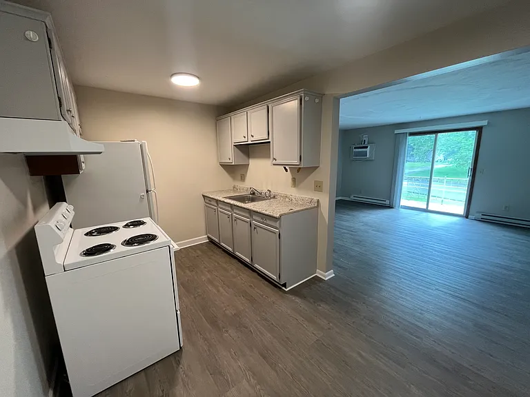 1023 N Chapel St #6 — Photo 6