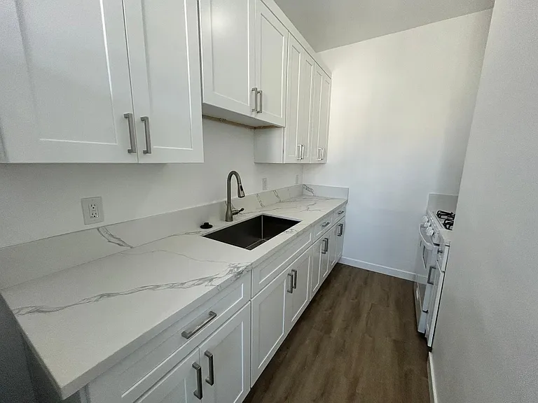 2256 Cambridge St #14 — Photo 8