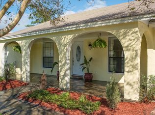 2359 The Woods Dr E, Jacksonville, FL 32246