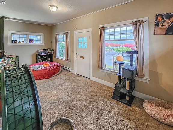 4th image of 657 Donnelly Ave