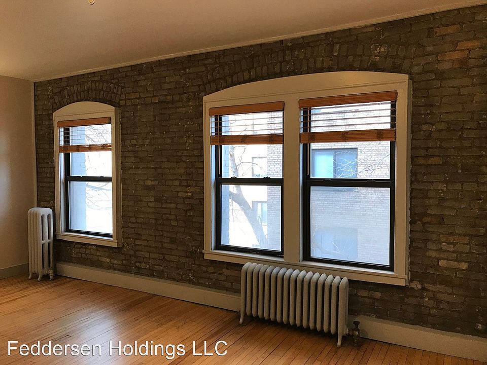 1st image of 306 Oak Grove St APT 32