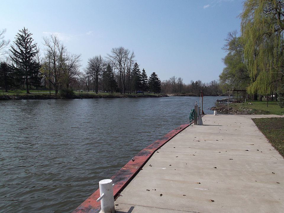 Docking for six