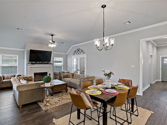 3rd image of 3161 Normandy Way