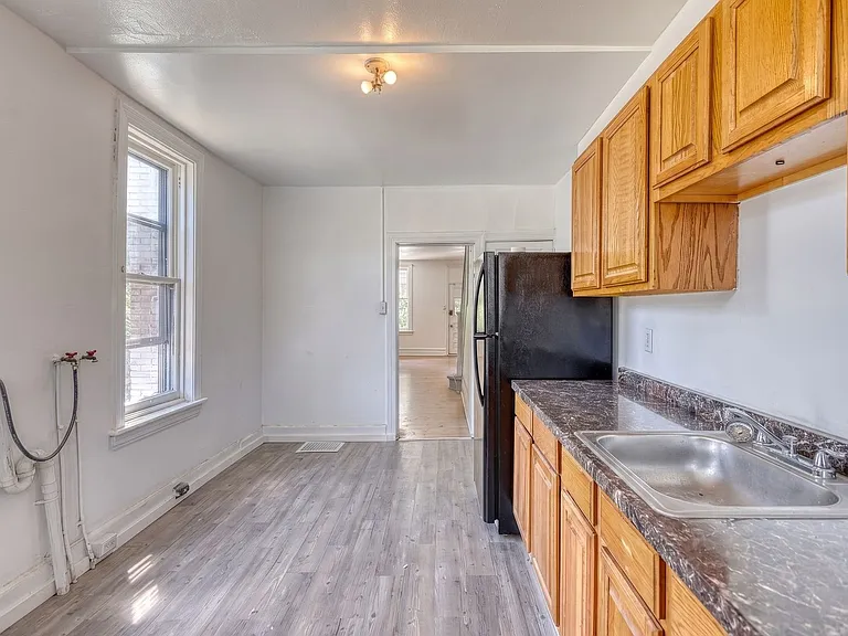 1412 Herr St — Photo 10